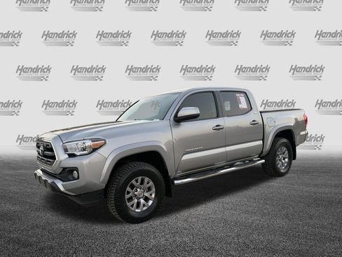 Used 2017 Toyota Tacoma SR5 w/ Tow Package AWD/4WD image 5
