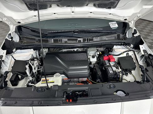 Used 2025 Nissan Leaf SV Plus image 29