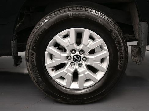 Used 2023 Nissan Frontier SV w/ Tow Package image 10