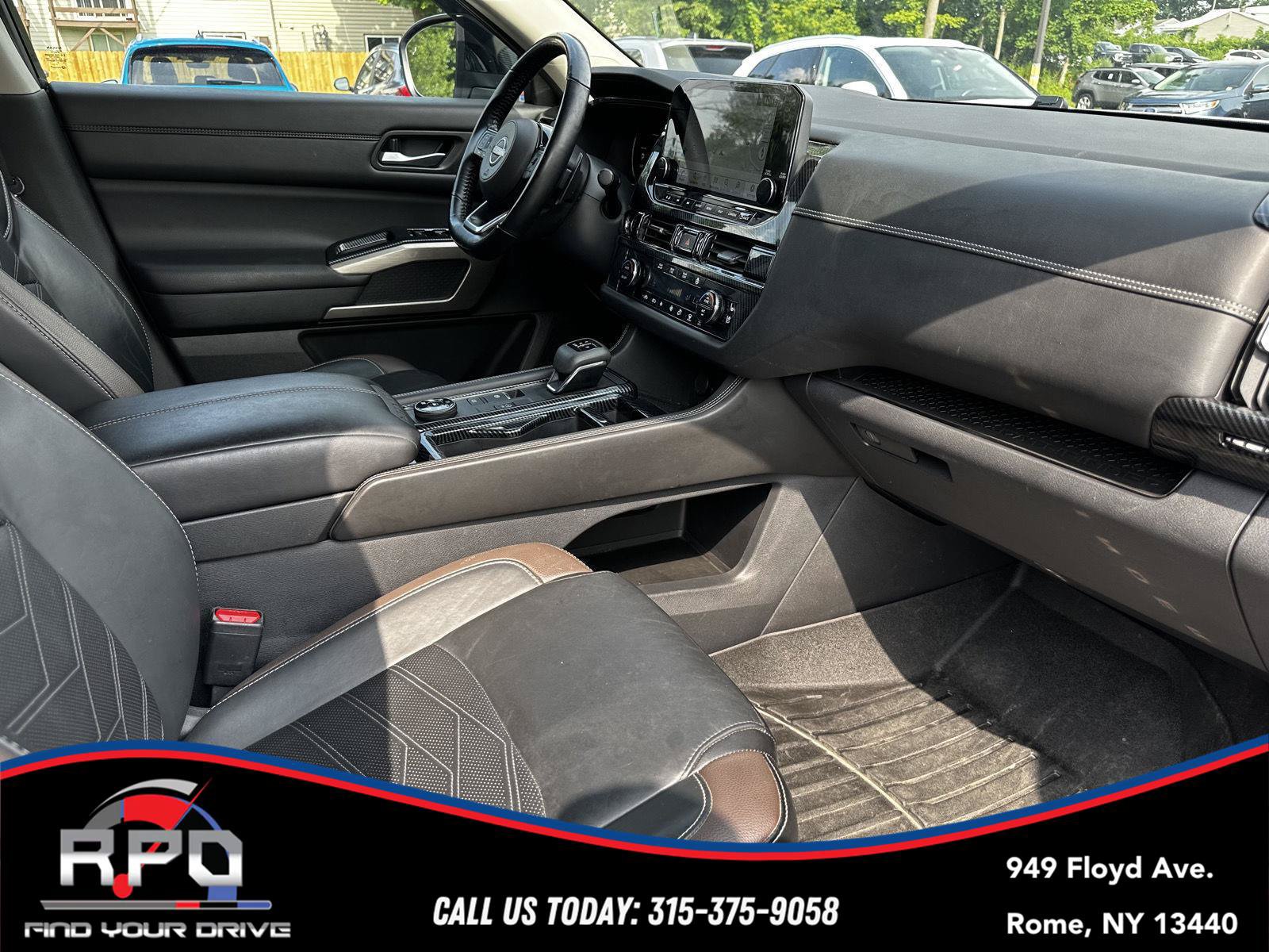 Used 2023 Nissan Pathfinder Platinum AWD/4WD image 34