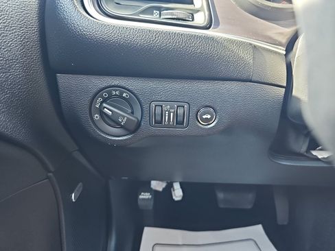 Used 2018 Dodge Challenger R/T w/ Blacktop Package RWD image 33