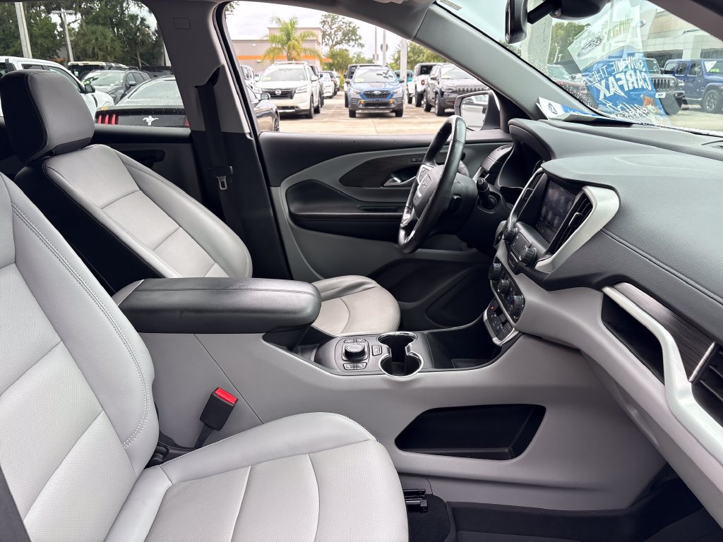 Used 2022 GMC Terrain SLT w/ Tech Package FWD image 27