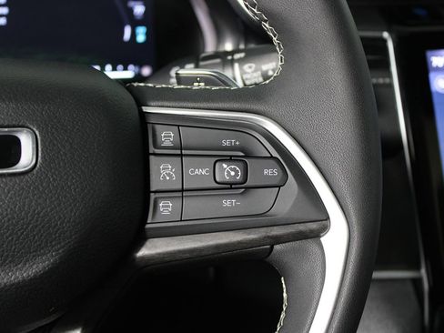 Used 2023 Jeep Grand Cherokee 30th Anniversary image 22