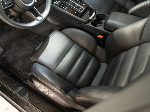 Certified 2026 Porsche Macan AWD/4WD image 14