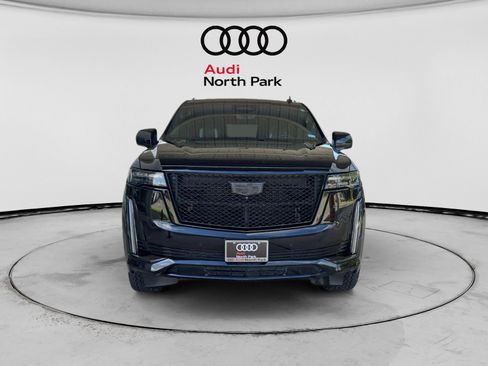 Used 2023 Cadillac Escalade Sport Platinum w/ LPO, ONYX Package AWD/4WD image 8