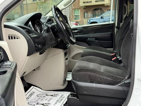 Used 2017 Dodge Grand Caravan SE w/ Power Window Group FWD image 15