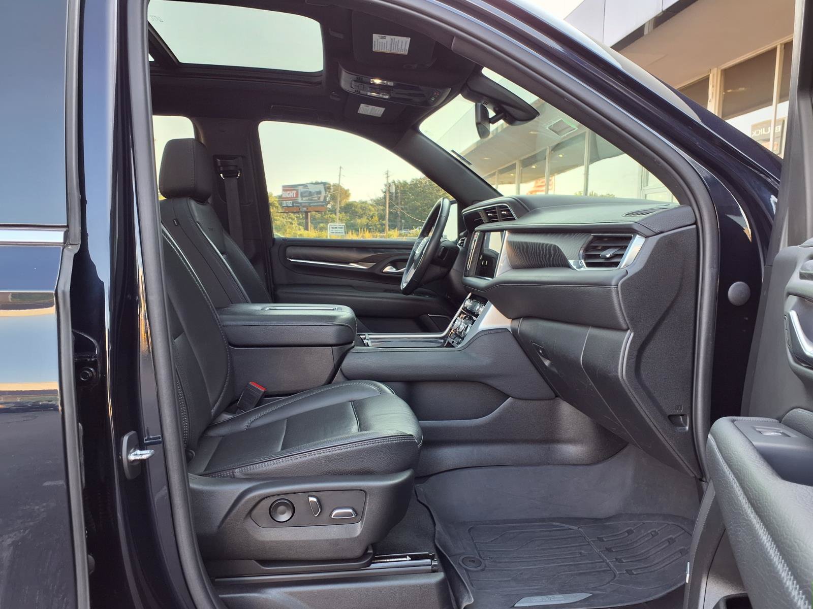 Used 2022 GMC Yukon Denali AWD/4WD image 27