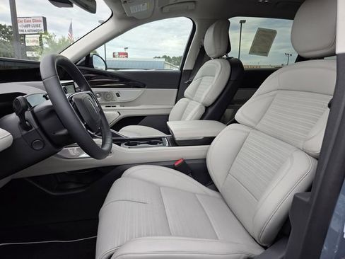 New 2026 Lincoln Nautilus Reserve AWD/4WD image 11