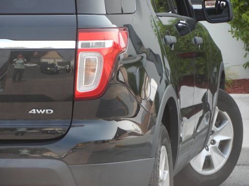 Used 2014 Ford Explorer 4WD image 18