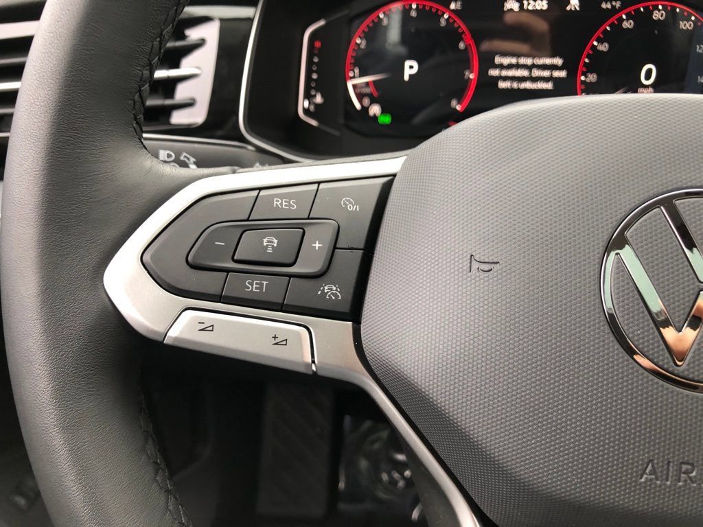 Used 2026 Volkswagen Jetta SEL FWD image 16