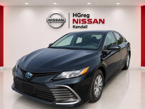Used 2024 Toyota Camry LE FWD image 3