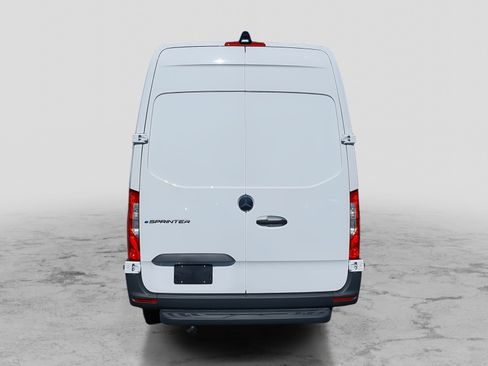 Used 2024 Mercedes-Benz eSprinter 170 Cargo image 6