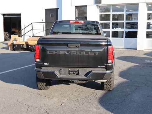 Used 2026 Chevrolet Colorado ZR2 w/ Technology Package AWD/4WD image 8
