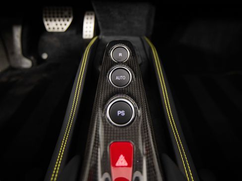 Certified 2022 Ferrari F8 Tributo image 41