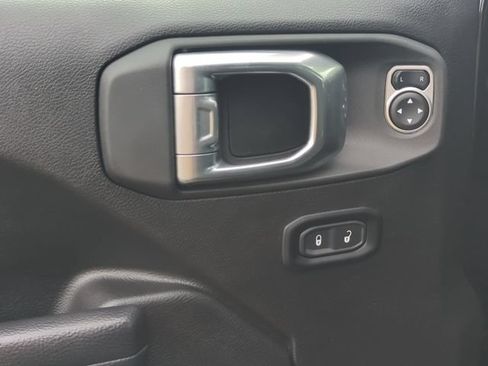 Used 2025 Jeep Wrangler Unlimited Sport AWD/4WD image 13