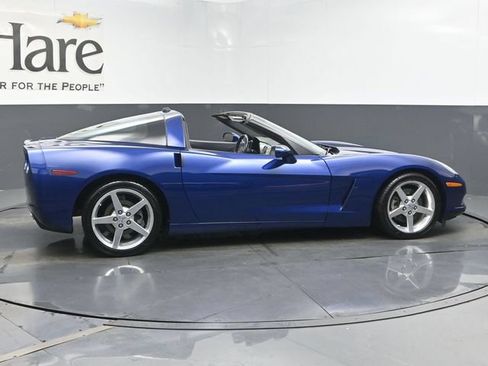 Used 2005 Chevrolet Corvette Coupe w/ Preferred Equipment Group RWD image 37