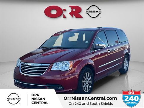 Used 2015 Chrysler Town & Country Limited Platinum image 1