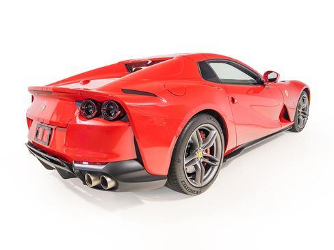 Used 2021 Ferrari 812 GTS RWD image 9