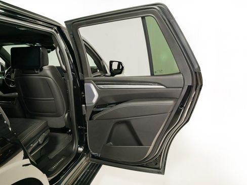 Used 2025 Cadillac Escalade V AWD/4WD image 33