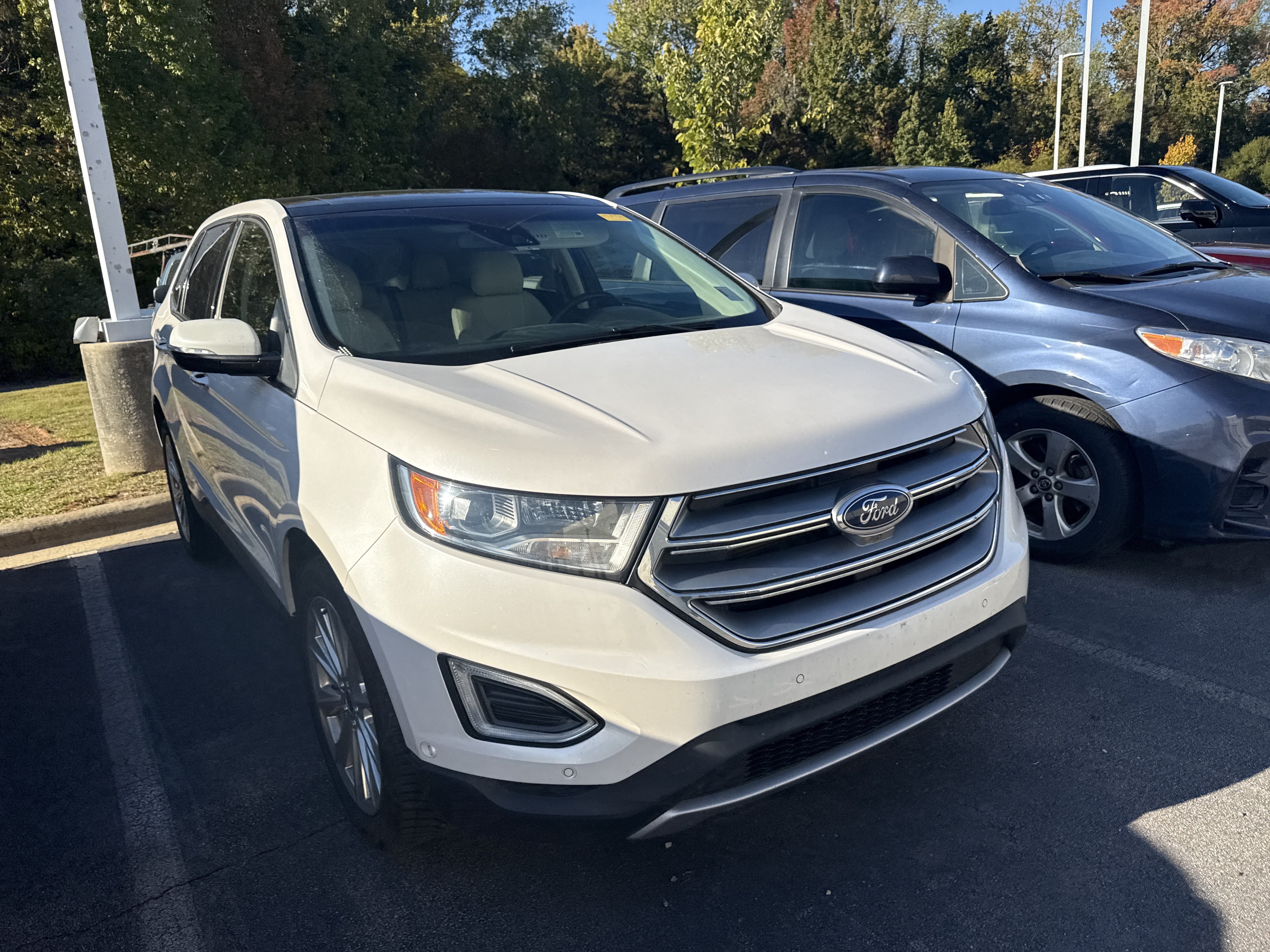 Used 2018 Ford Edge Titanium w/ Equipment Group 302A FWD image 3