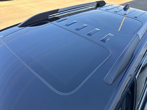 Certified 2023 GMC Acadia SLT image 10