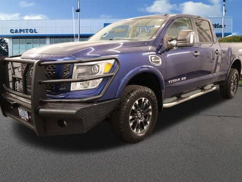 Used 2018 Nissan Titan PRO-4X image 5