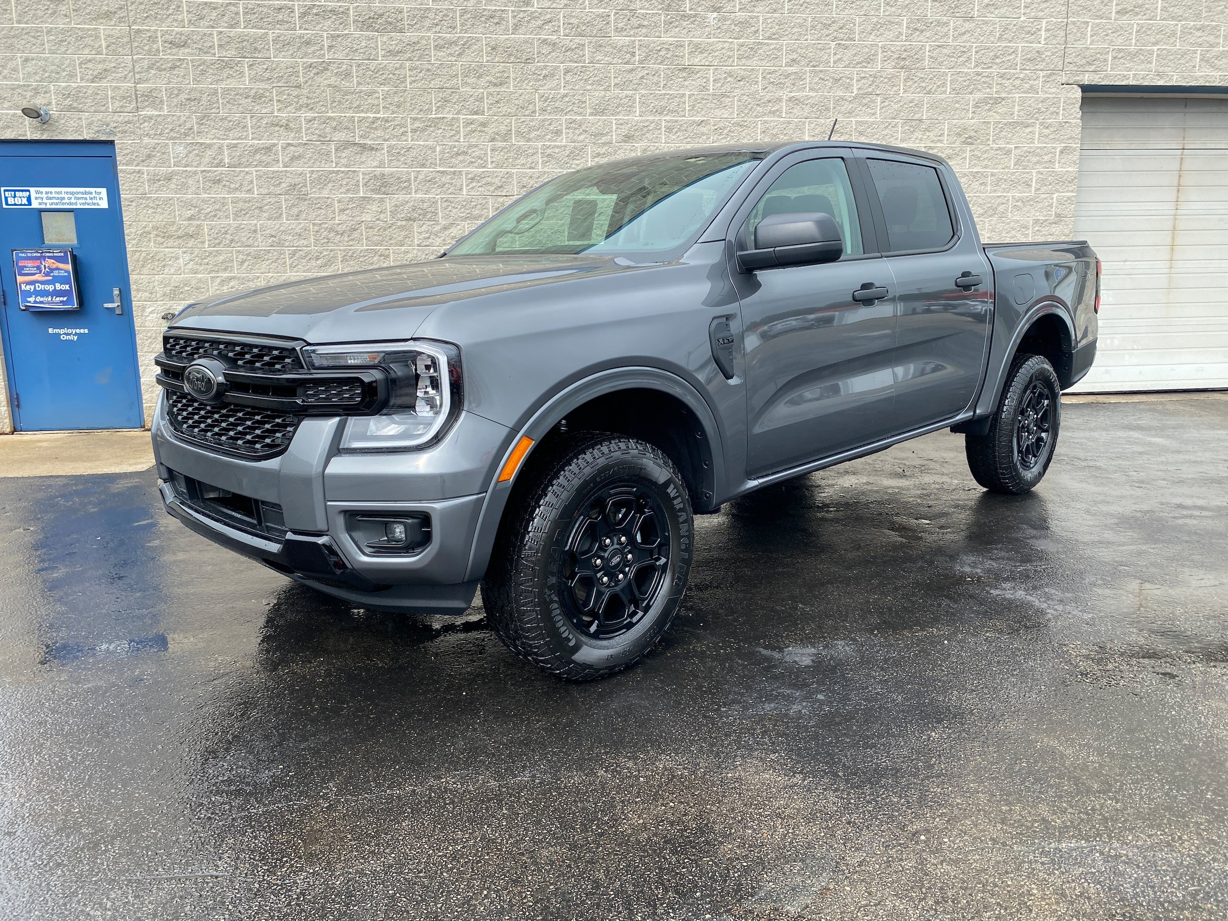 New 2026 Ford Ranger XLT w/ Black Appearance Package AWD/4WD image 2
