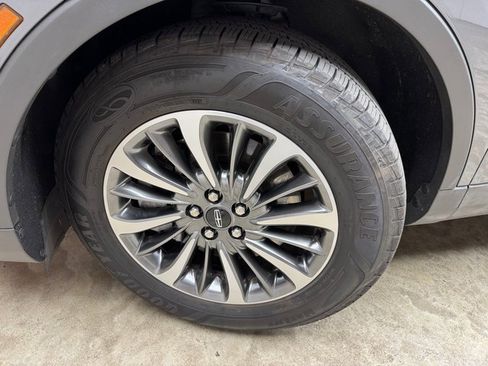 Used 2022 Lincoln Nautilus Reserve image 28