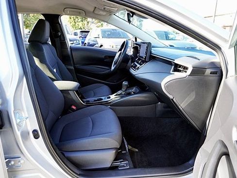 Used 2022 Toyota Corolla LE FWD image 12