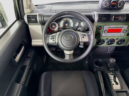 Used 2013 Toyota FJ Cruiser 4WD w/ Convenience Pkg image 10