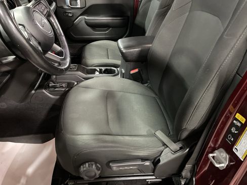 Used 2021 Jeep Wrangler Unlimited Willys image 9