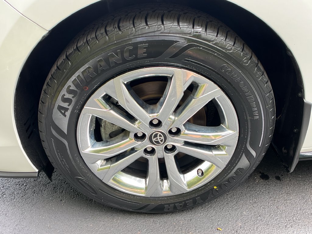Certified 2024 Toyota Sienna Platinum AWD/4WD image 27