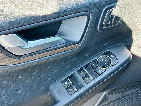 Used 2020 Ford Escape Titanium image 18