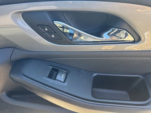 Used 2023 Chevrolet Traverse LT w/ Midnight/Sport Edition image 36