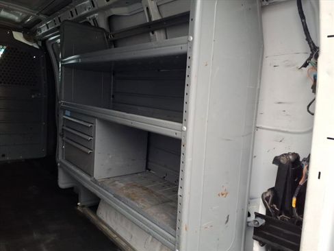 Used 2015 GMC Savana 2500 image 16