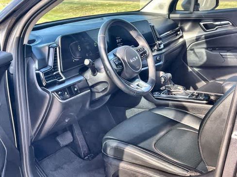 Used 2023 Kia Sportage EX FWD image 3