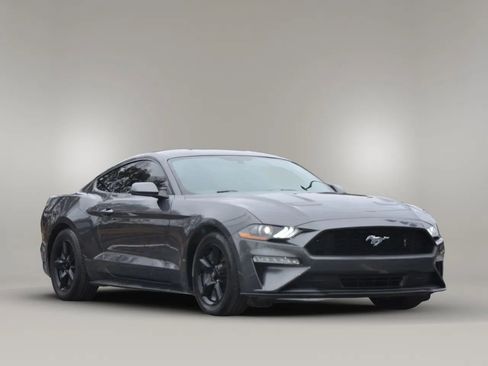 Used 2018 Ford Mustang Coupe image 4