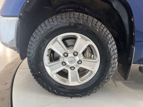 Used 2015 Toyota Tundra SR5 w/ SR5 Upgrade Package image 14