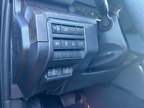 Used 2025 Toyota Tacoma Limited w/ Tow Tech Package AWD/4WD image 17