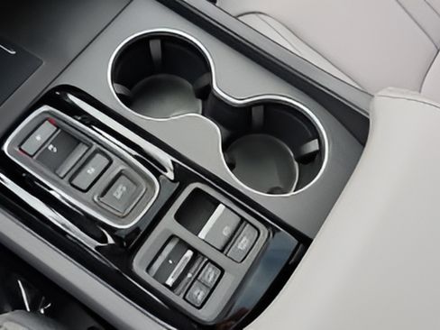 Used 2025 Honda Pilot Touring image 15