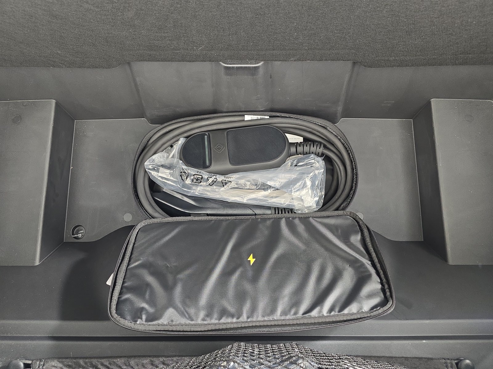 Used 2022 Rivian R1S Launch Edition Quad AWD/4WD image 14