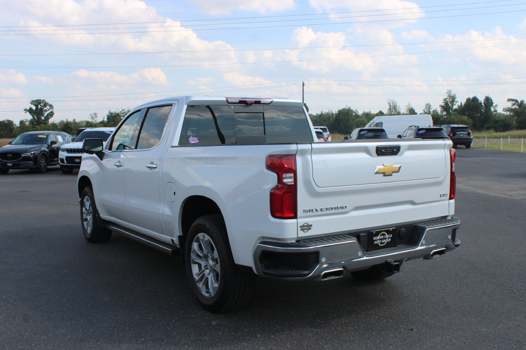 Used 2025 Chevrolet Silverado 1500 LTZ w/ LTZ Premium Package AWD/4WD image 7