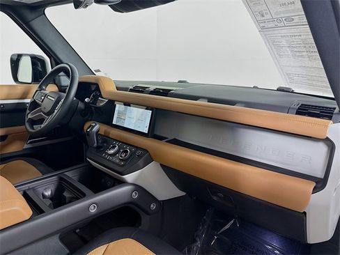 Certified 2023 Land Rover Defender 110 X-Dynamic SE image 31