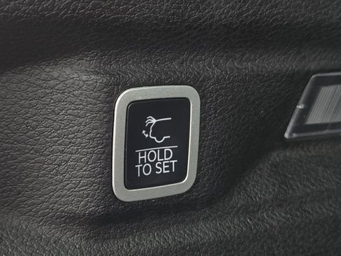 Used 2024 Jeep Grand Cherokee L Laredo image 13