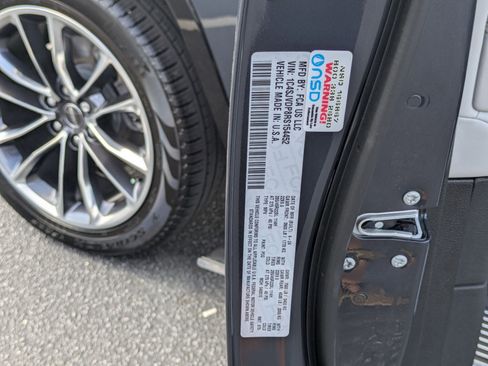 Certified 2024 Jeep Wagoneer Series III w/ Premium Group I image 42