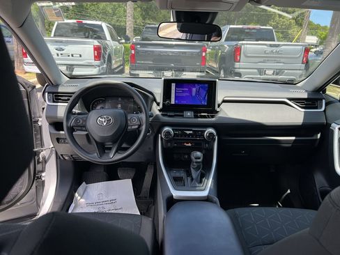 Used 2023 Toyota RAV4 XLE FWD image 31