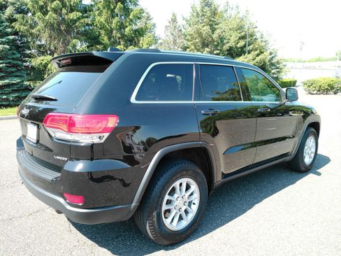 Used 2018 Jeep Grand Cherokee Laredo AWD/4WD image 6