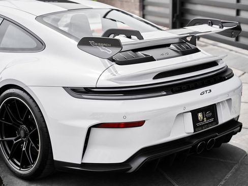 Used 2026 Porsche 911 GT3 w/ Weissach Package RWD image 17