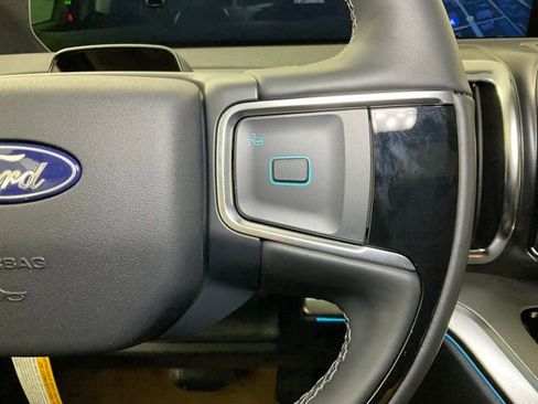 New 2025 Ford Expedition Max Platinum w/ Driver's Package image 27