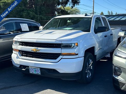 Used 2018 Chevrolet Silverado 1500 Custom w/ Custom Value Package AWD/4WD image 1
